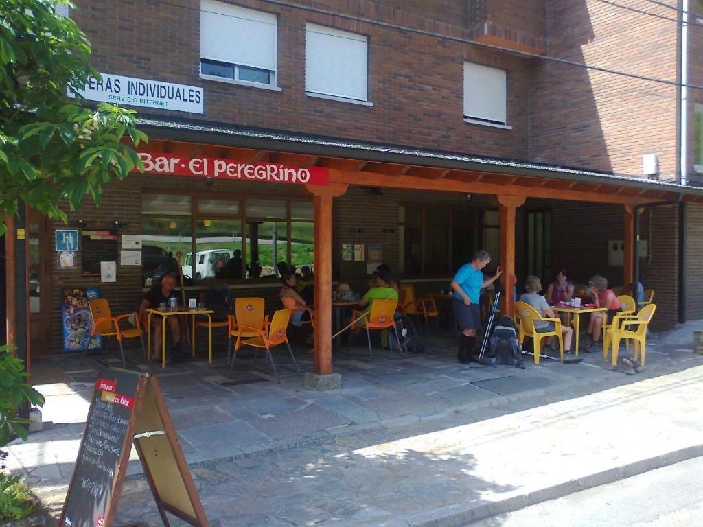 Hostal El Peregrino La Portela de Valcarce Exterior photo